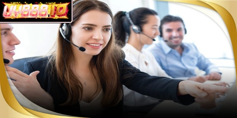 Nhân viên trực tổng đài luôn túc trực phản hồi mọi thắc mắc ngay lập tức